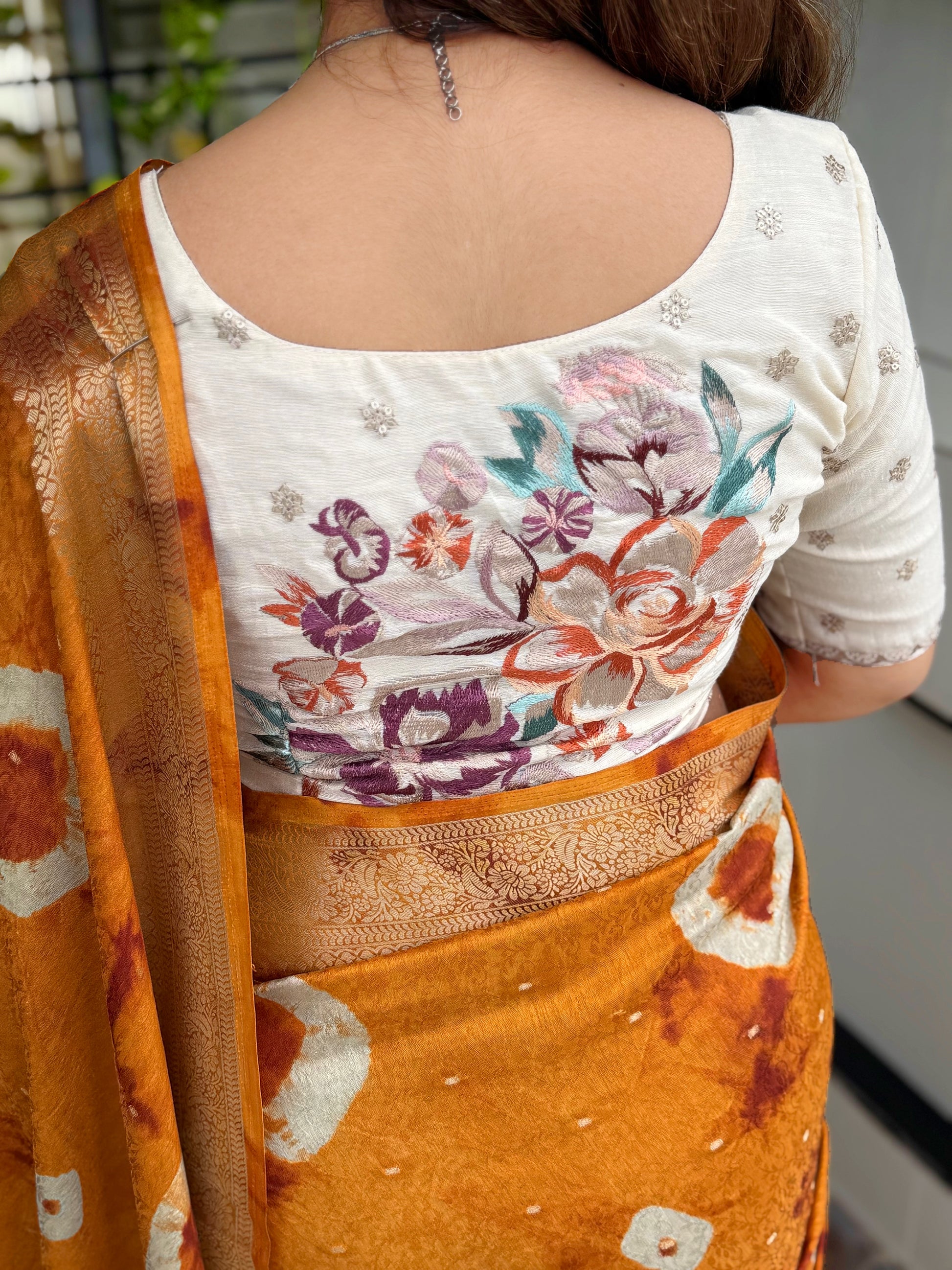 Anuscouture Srivalli - Elegant Shibori Saree with Zari Border Detailing Anuscouture