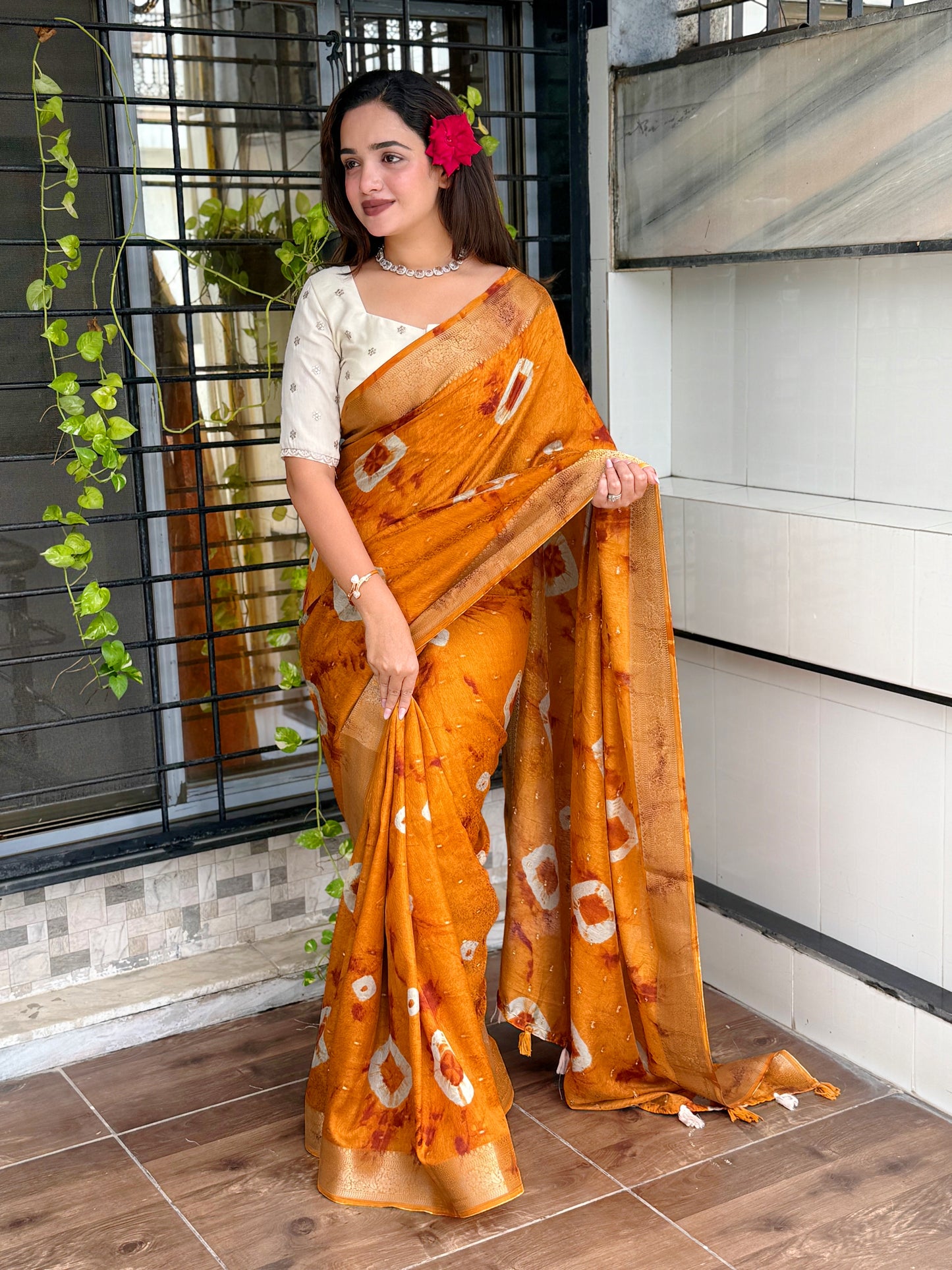 Anuscouture Srivalli - Elegant Shibori Saree with Zari Border Detailing Anuscouture
