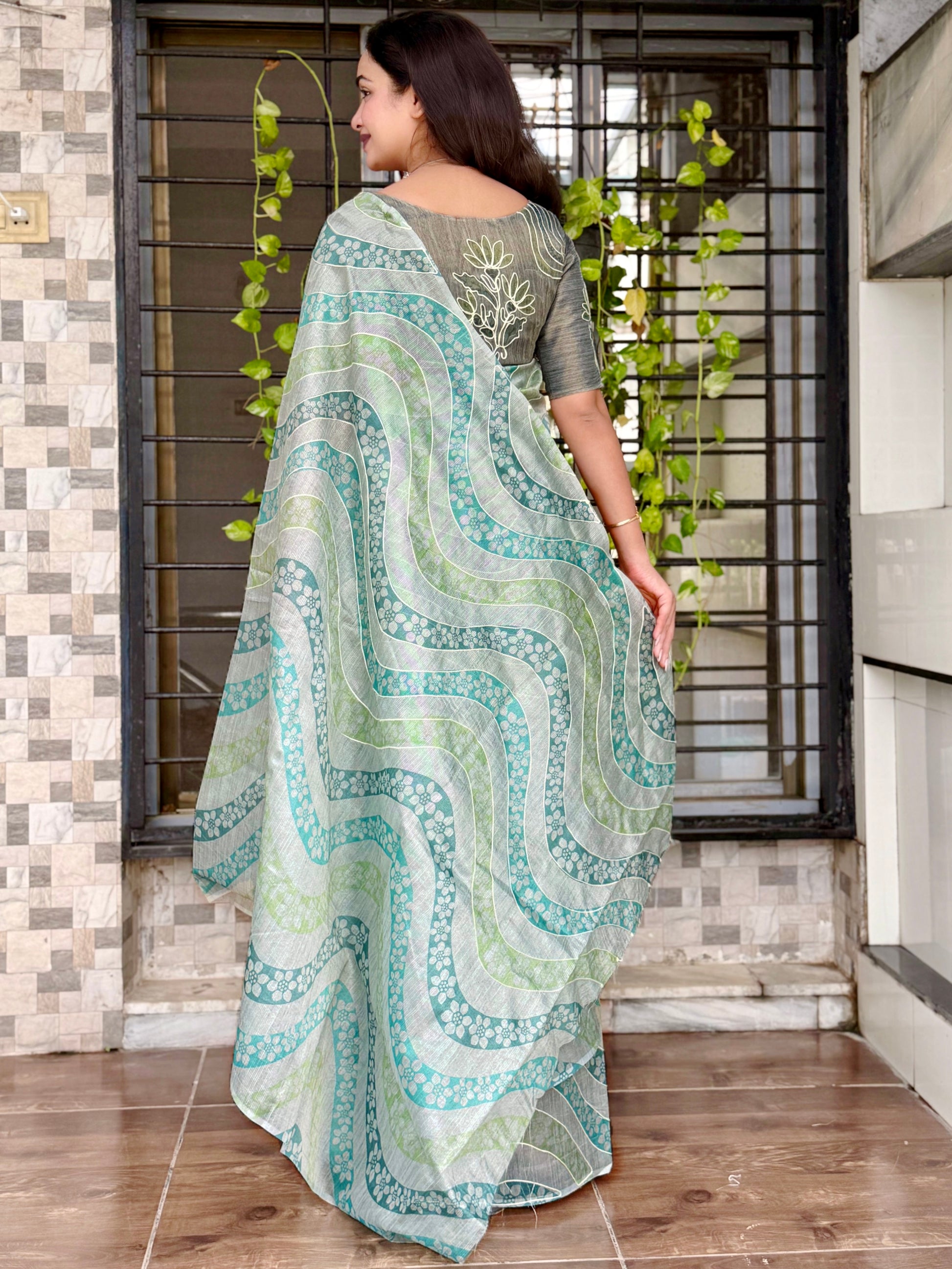 Anuscouture Nurvi - Linen Cotton Saree with Thread & Zari Detailing Anuscouture